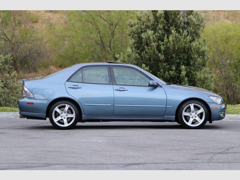 Lexus IS 300 2005 price $13,750