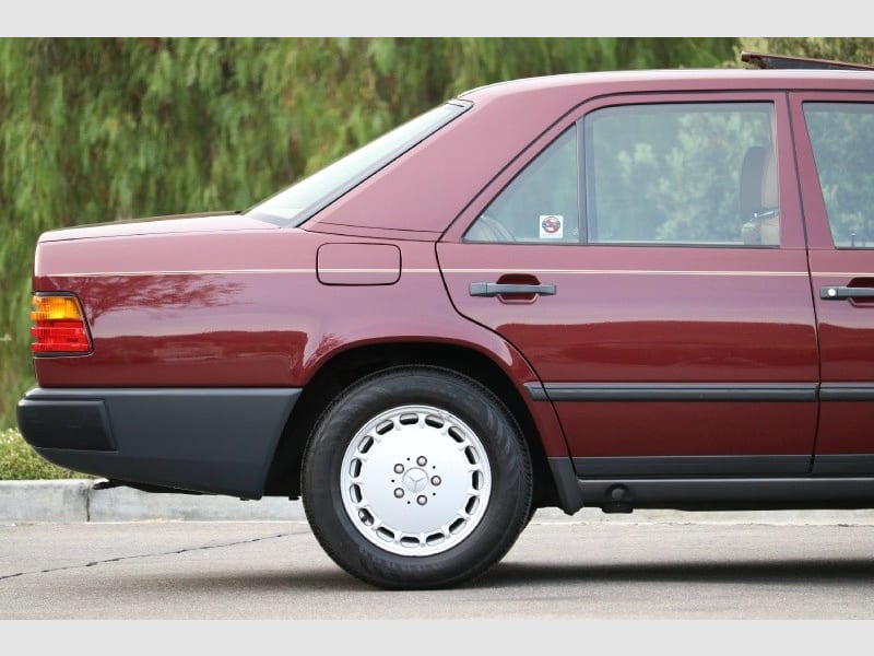 Mercedes-Benz  1987 price $0