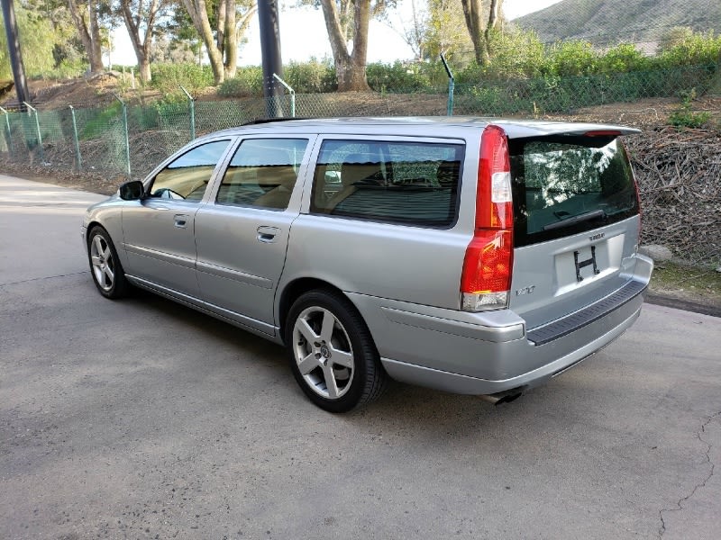 Volvo V70R 2007 price $14,800