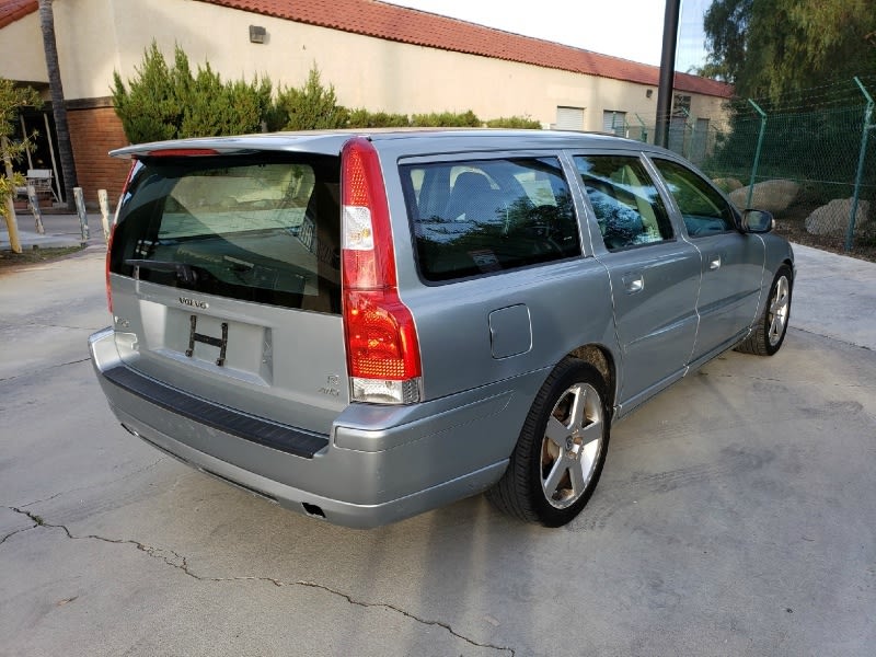 Volvo V70R 2007 price $14,800