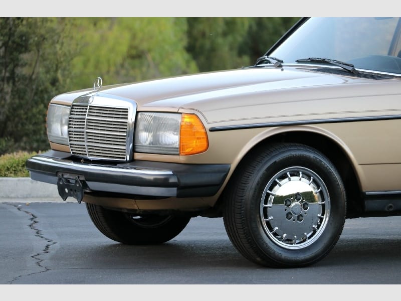 Mercedes-Benz 300 Series 1983 price $29,250