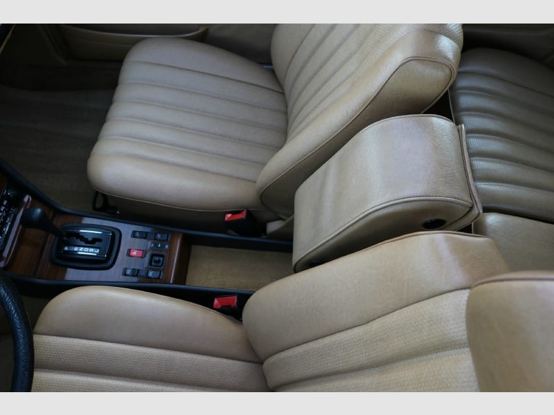 Mercedes-Benz 300 Series 1983 price $29,250