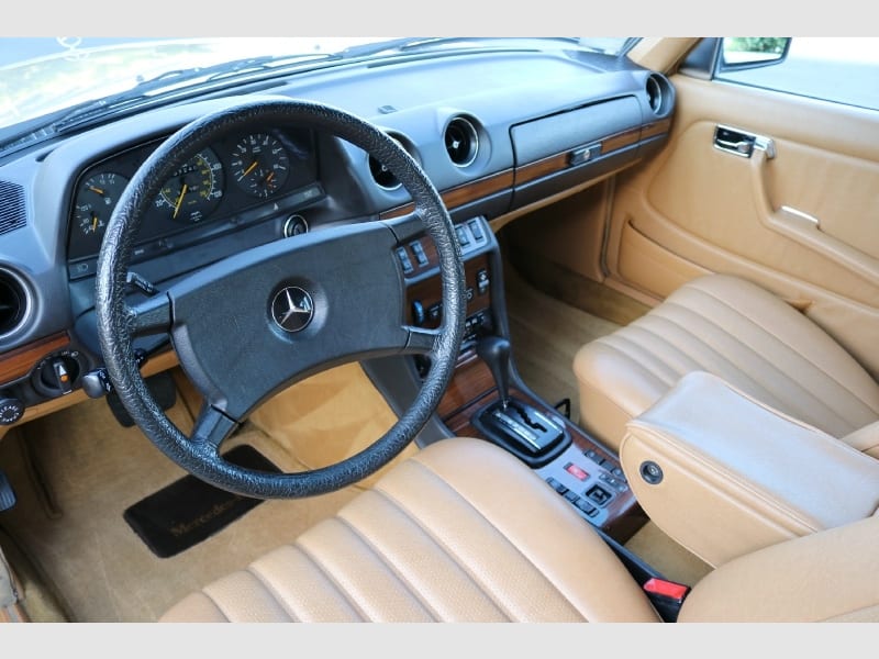 Mercedes-Benz 300 Series 1983 price $29,250