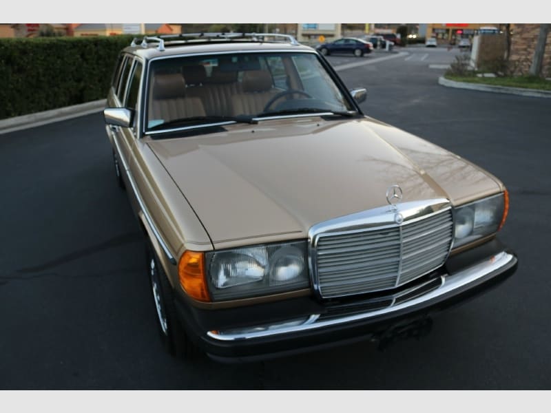 Mercedes-Benz 300 Series 1983 price $29,250