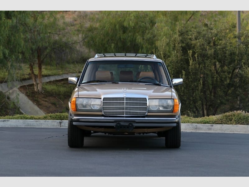 Mercedes-Benz 300 Series 1983 price $29,250