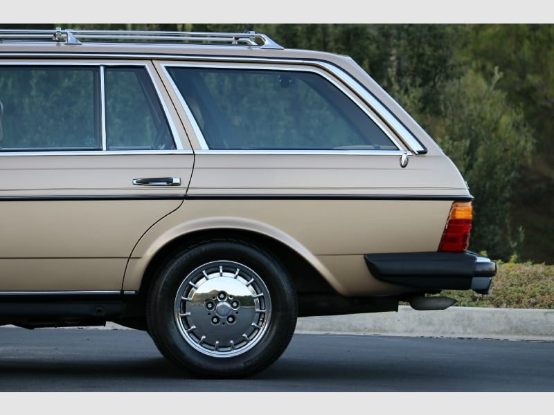 Mercedes-Benz 300 Series 1983 price $29,250