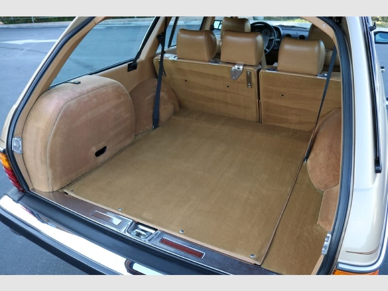 Mercedes-Benz 300 Series 1983 price $29,250