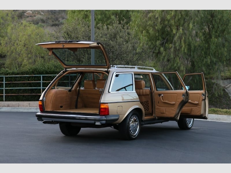 Mercedes-Benz 300 Series 1983 price $29,250