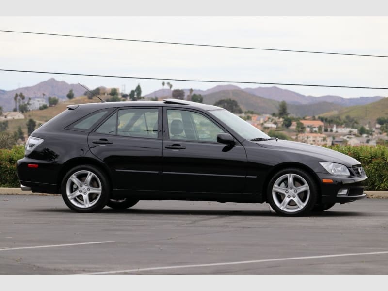 Lexus IS 300 2005 price $13,750