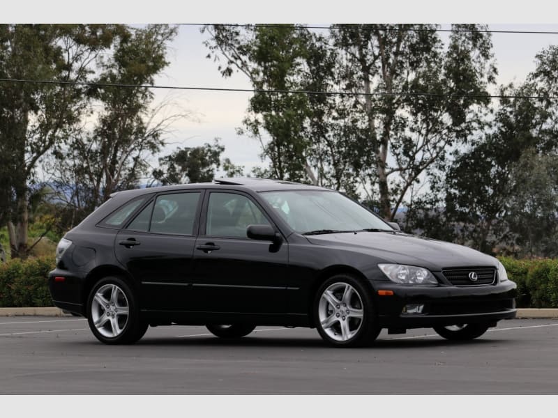 Lexus IS 300 2005 price $13,750