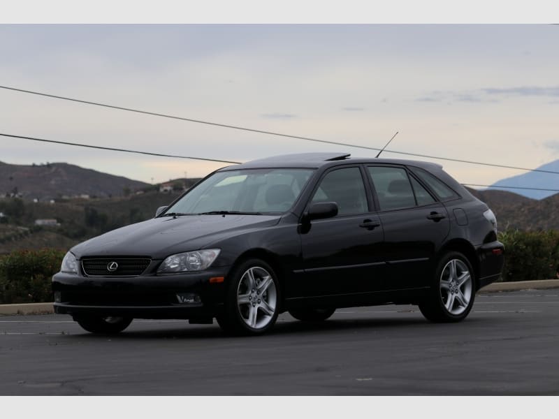 Lexus IS 300 2005 price $13,750