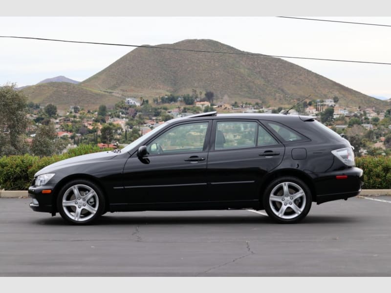 Lexus IS 300 2005 price $13,750