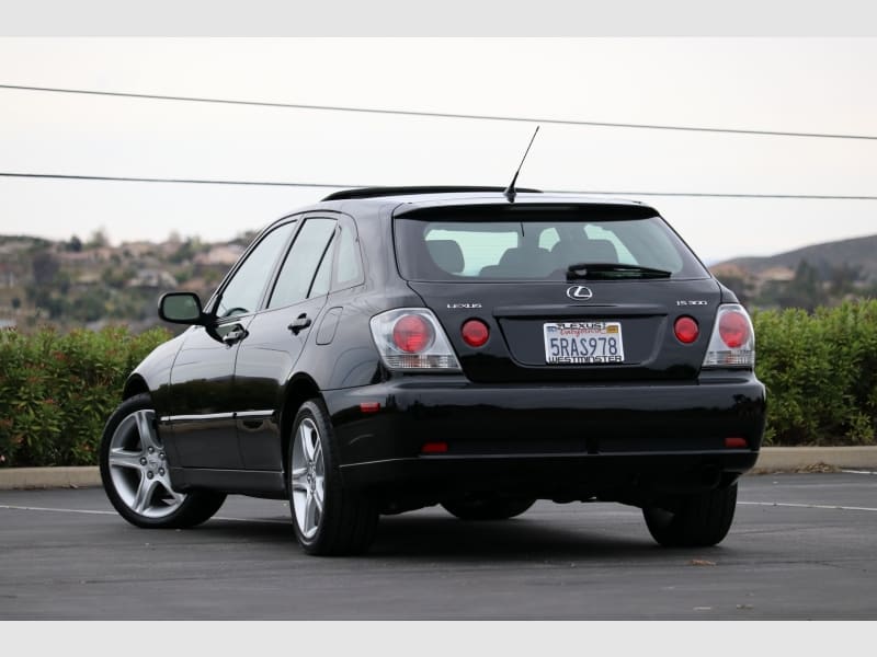 Lexus IS 300 2005 price $13,750