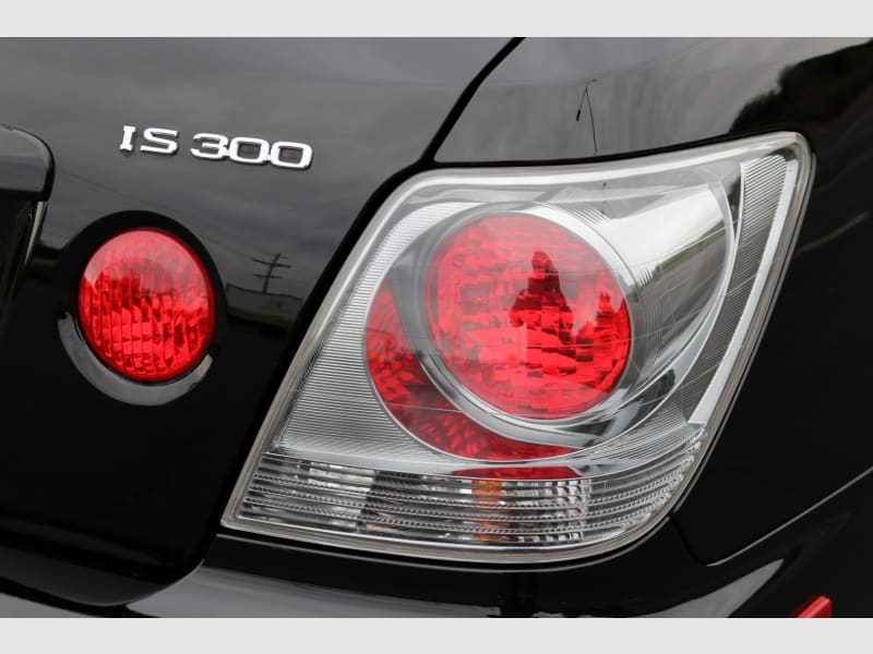 Lexus IS 300 2005 price $13,750