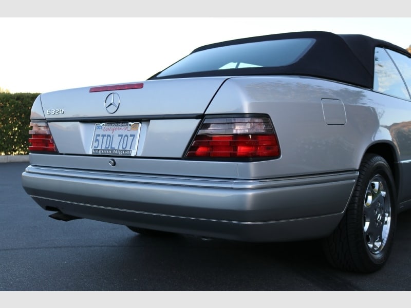 Mercedes-Benz E320 1995 price $25,750