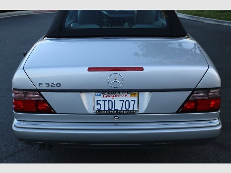 Mercedes-Benz E320 1995 price $25,750