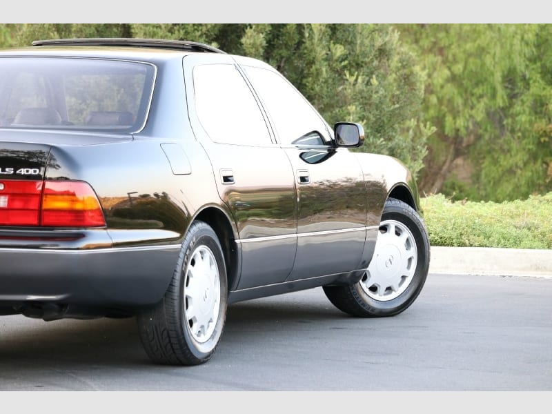 Lexus LS 400 1997 price $22,000