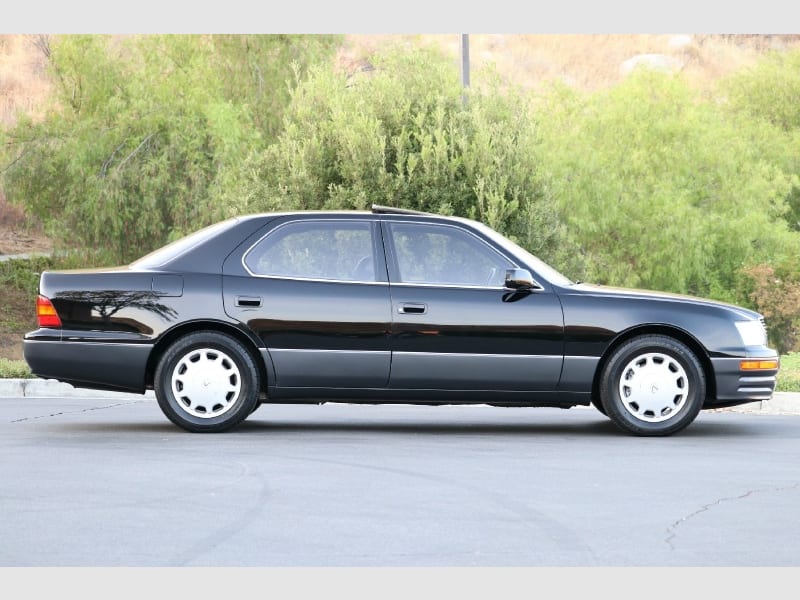 Lexus LS 400 1997 price $22,000