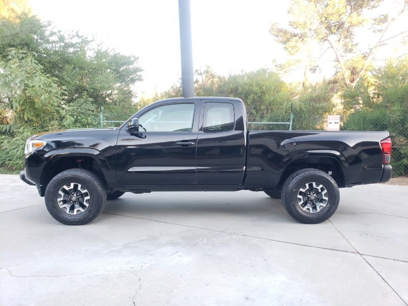 Toyota Tacoma 2018 price $23,800