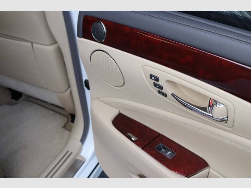 Lexus LS 600h L 2008 price $0