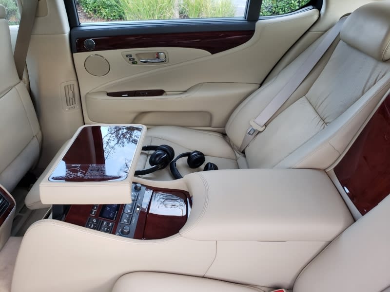 Lexus LS 600h L 2008 price $0