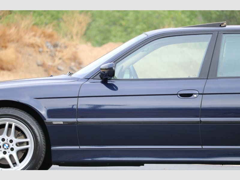 BMW 7-Series 2001 price $0