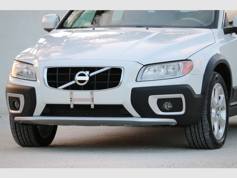 Volvo XC70 2011 price $0