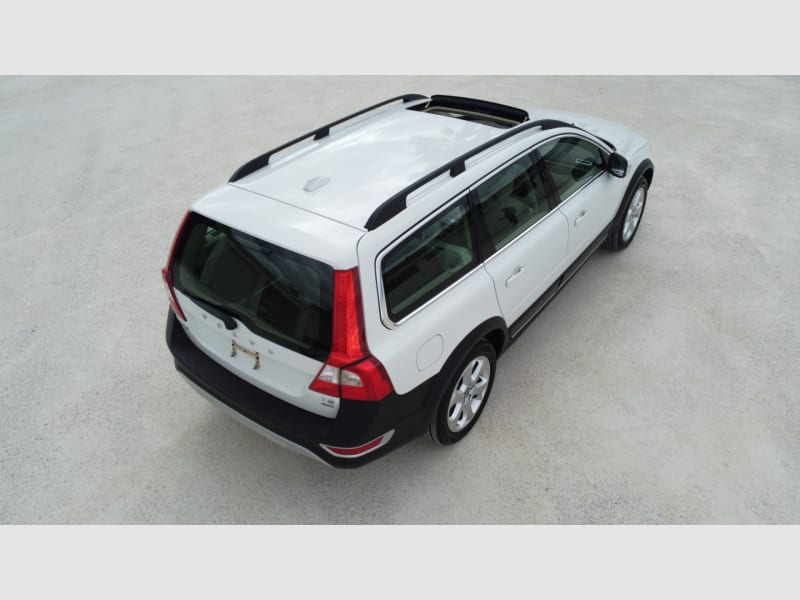 Volvo XC70 2011 price $0