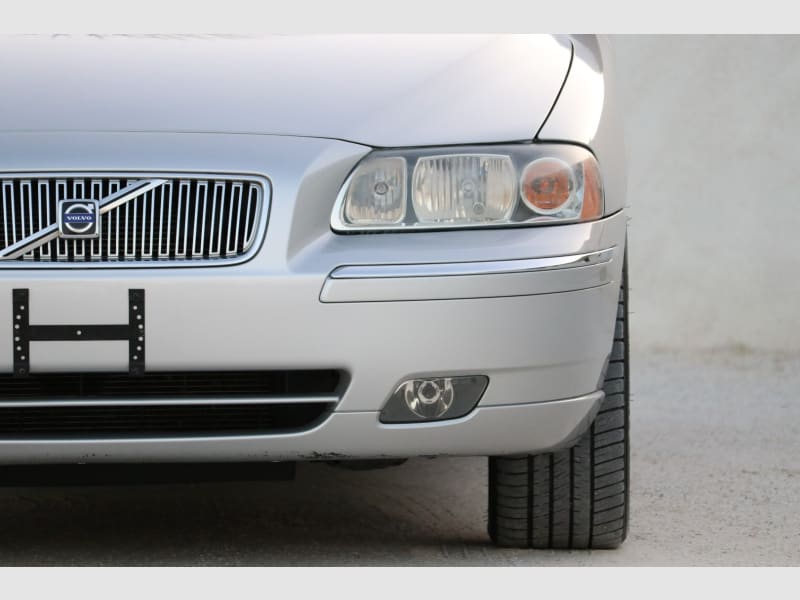 Volvo V70 2007 price $0