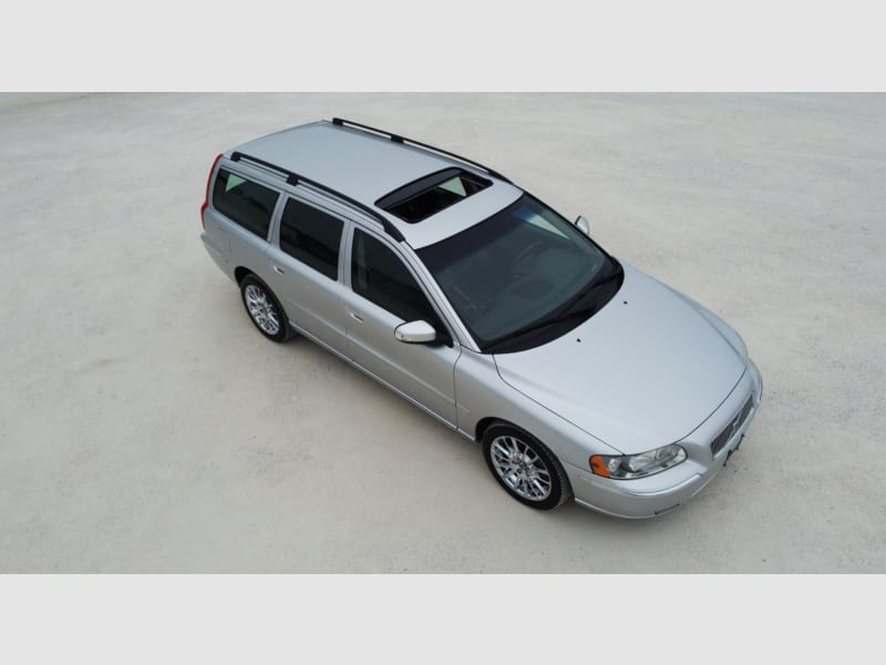 Volvo V70 2007 price $0