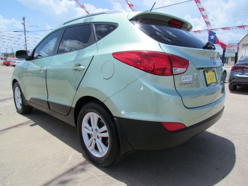 HYUNDAI TUCSON 2011 price Call for Pricing.