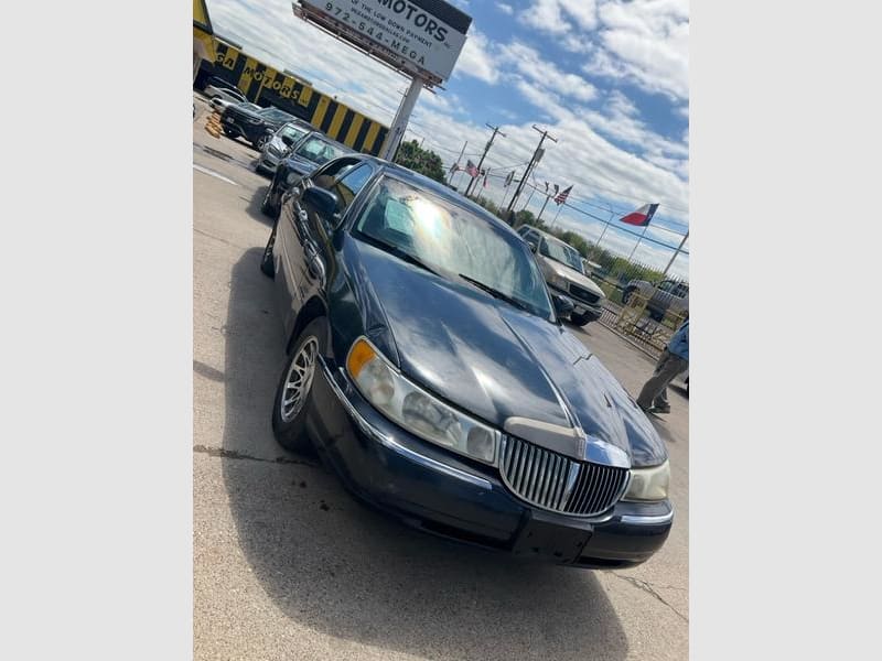 LINCOLN TOWN CAR 2000 price $600 Down