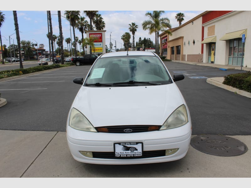 Ford Focus 2001 price $5,995