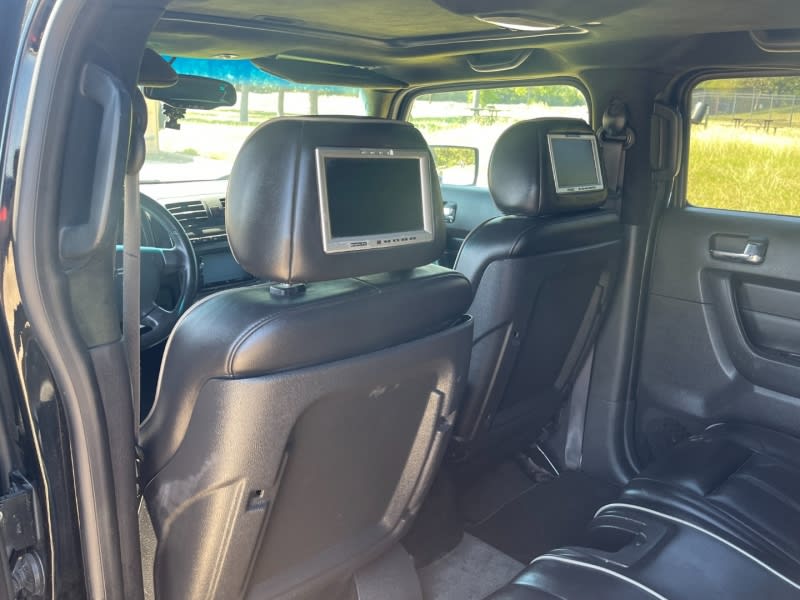 Hummer H3 2006 price $9,000