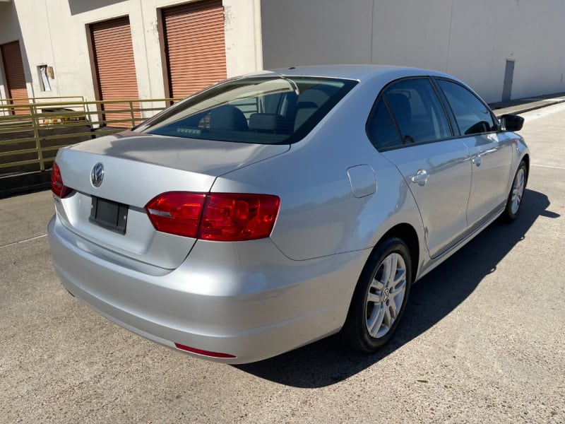 Volkswagen Jetta Sedan 2012 price $5,900