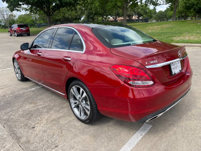 Mercedes-Benz C-Class 2016 price $18,500