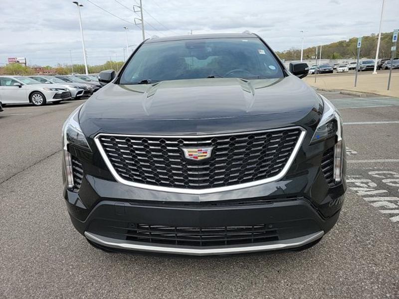 Cadillac XT4 2022 price $32,900