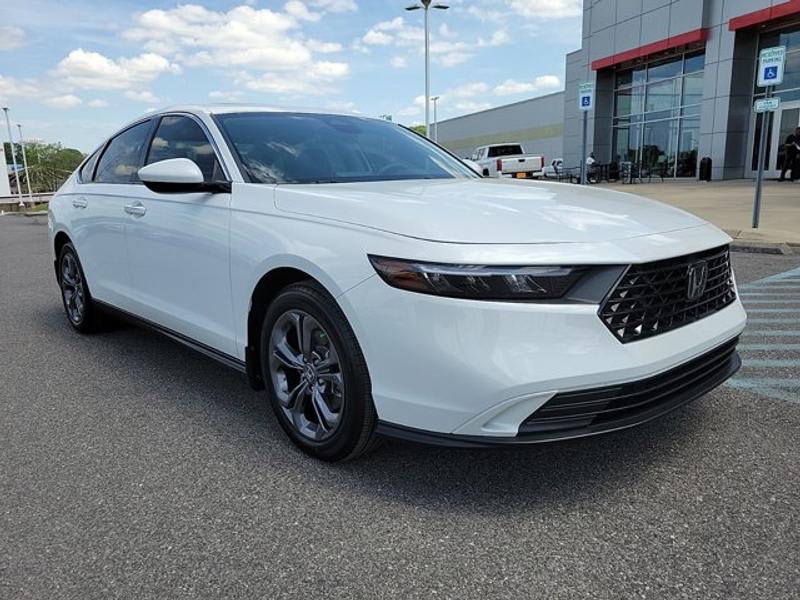 Honda Accord Sedan 2023 price $27,991