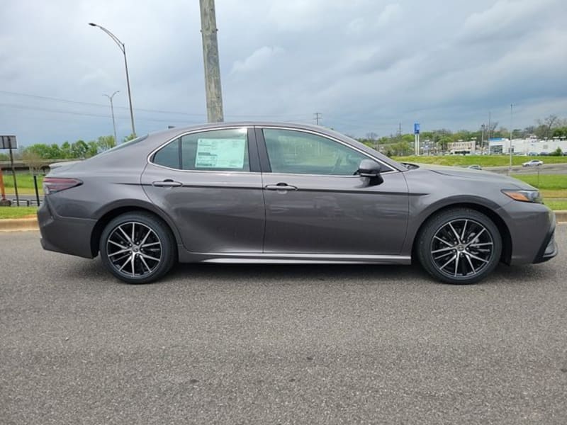 Toyota Camry 2024 price $31,891