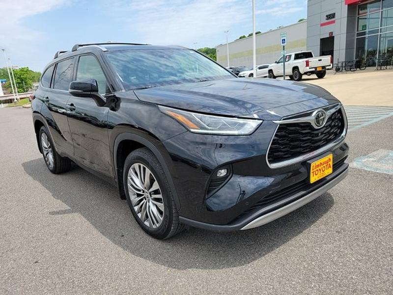 Toyota Highlander 2020 price $39,949