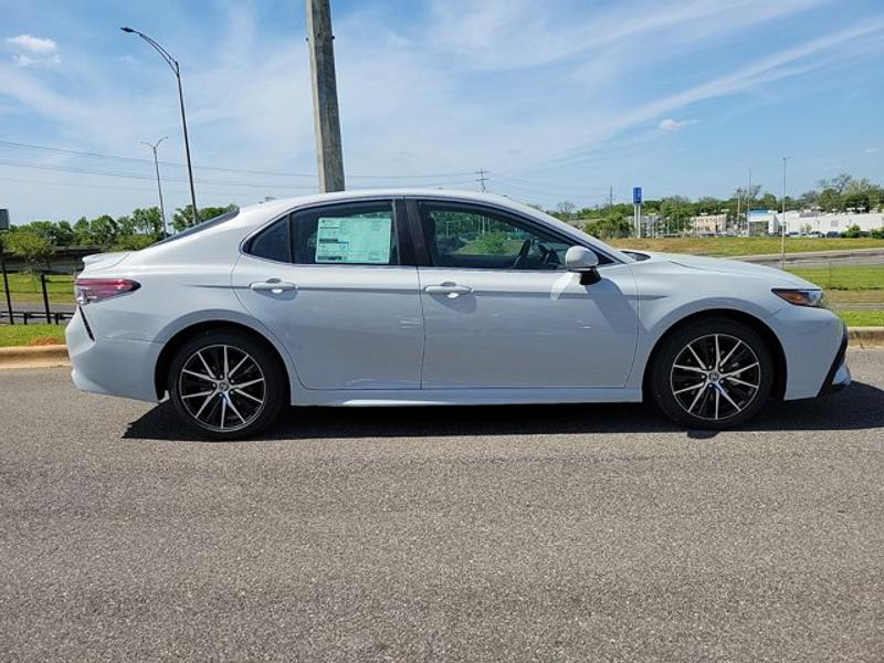 Toyota Camry 2024 price $30,421