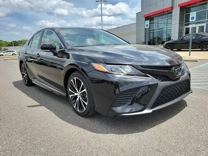 Toyota Camry 2020 price $16,886