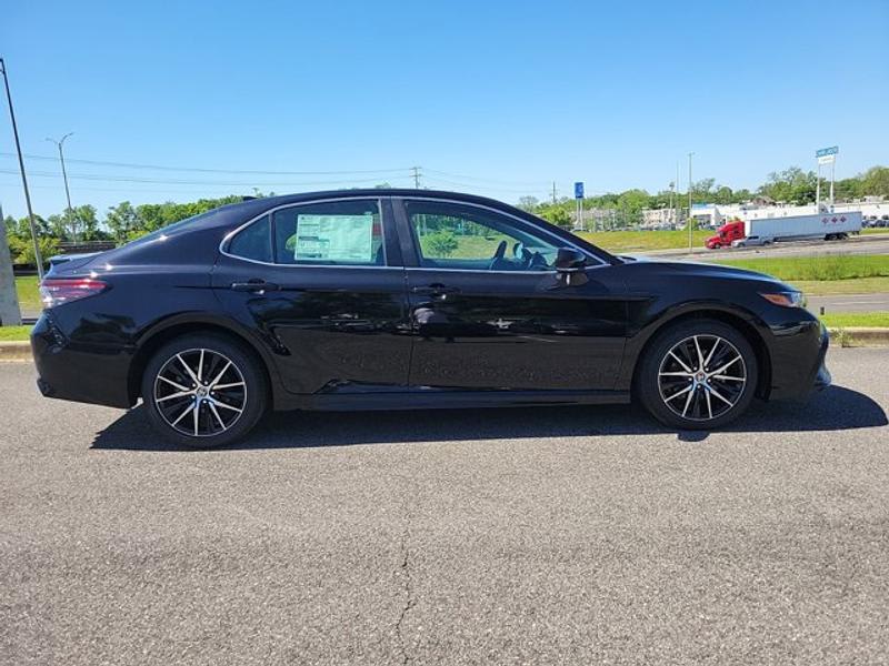 Toyota Camry 2024 price $30,421