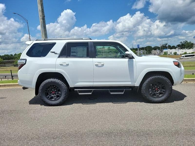 Toyota 4Runner 2024 price $53,431