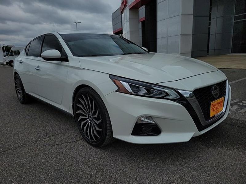 Nissan Altima 2020 price $19,643