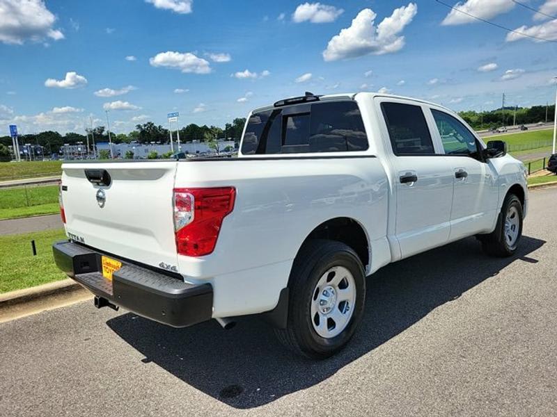 Nissan Titan 2022 price $33,652