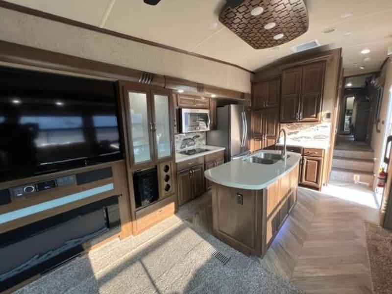 Forest River cedar creek champagne 41ft fifth wheel 3 slides mo 2017 price $44,950