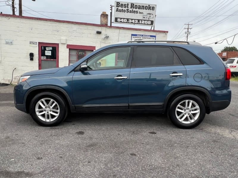 Kia Sorento 2015 price $9,990