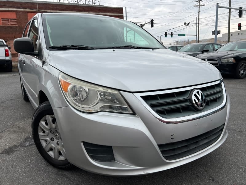 Volkswagen Routan 2012 price $7,990