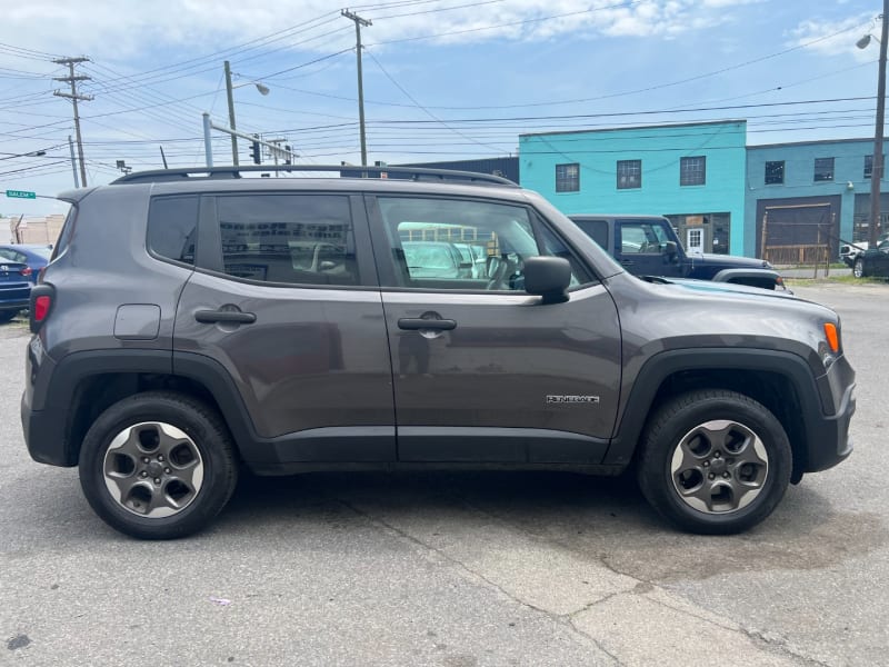 Jeep Renegade 2017 price $10,490